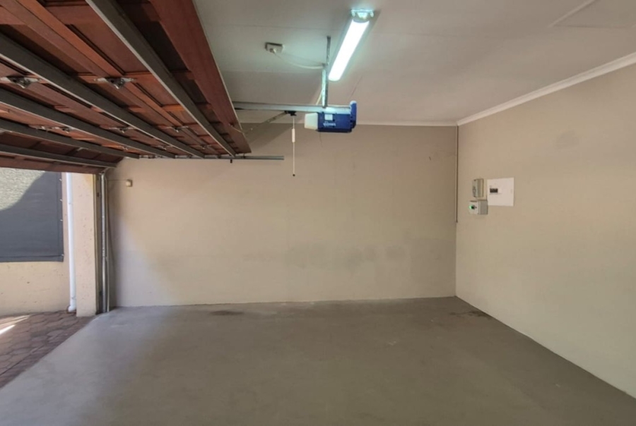 To Let 3 Bedroom Property for Rent in Safari Gardens North West